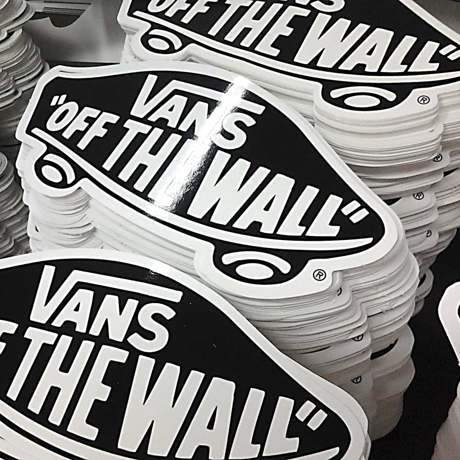 Χάραξη στην πίσω όψη των αυτοκολλήτων.